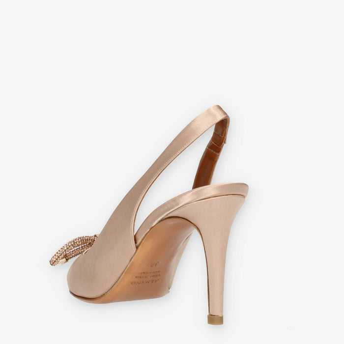 Dècolletè aperte dietro in raso con fiocco di strass rosa cipria