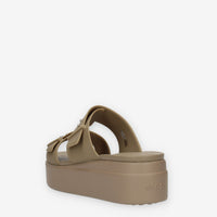Crocs Brooklyn Buckle Low Wedge W Sandali scalzati taupe