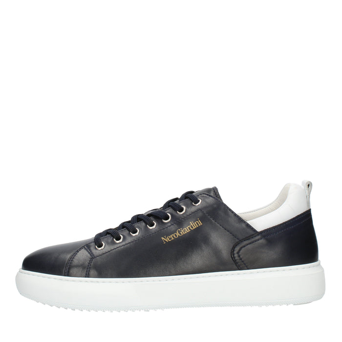 Sneakers da uomo con lacci