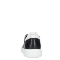 Sneakers da uomo con lacci