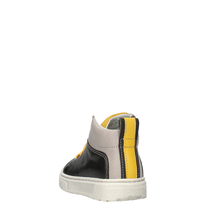 Sneakers alte da bimbo