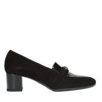 Dècolletè donna con pietre