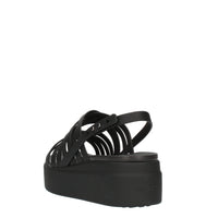 Crocs Brooklyn strappy lowwdgw sandali con zeppa