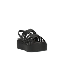 Crocs Brooklyn strappy lowwdgw sandali con zeppa