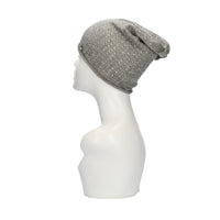 Cappello con borchiette