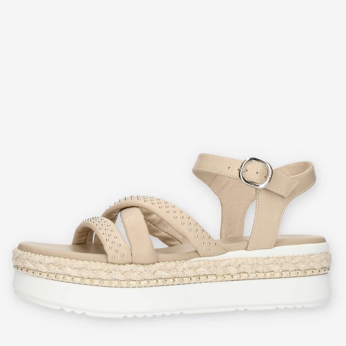 Nero Giardini Sandali beige da donna con borchiette