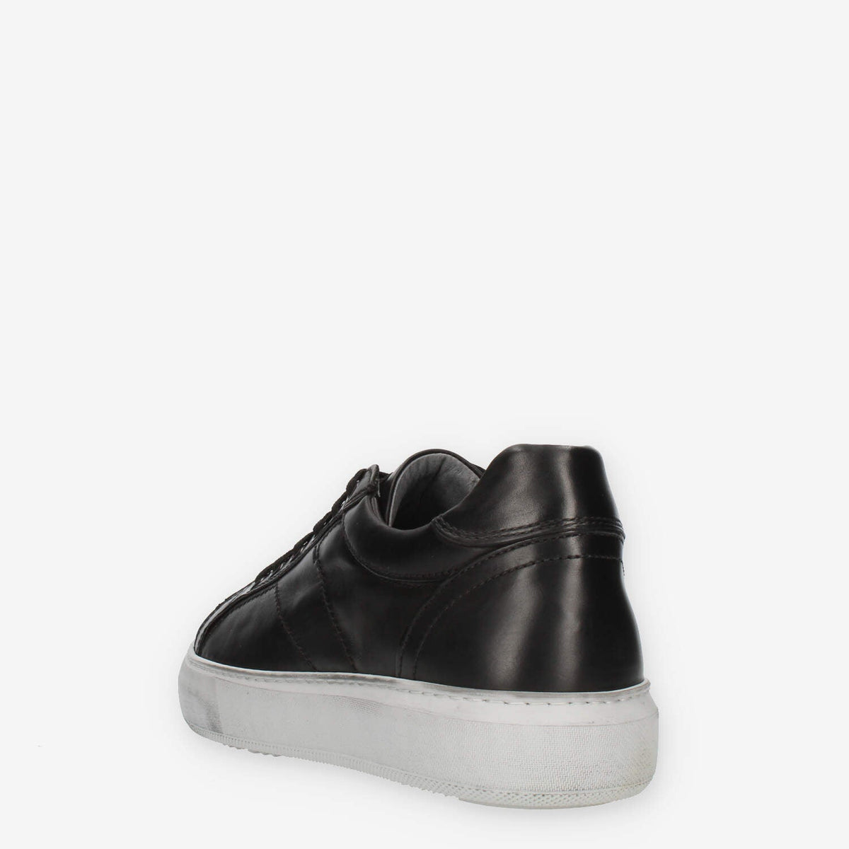 Nero Giardini Sneakers nere da uomo con fondo grigio
