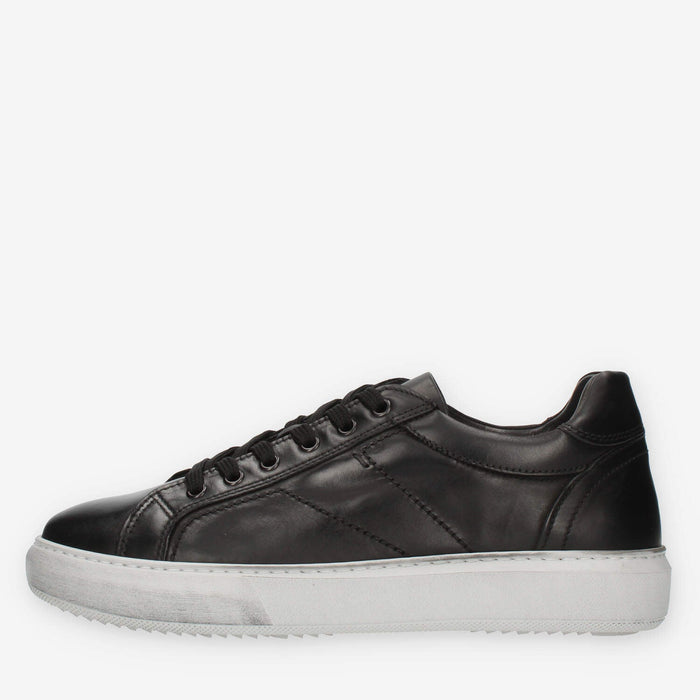 Nero Giardini Sneakers nere da uomo con fondo grigio