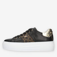 Nero Giardini Sneakers nere da donna con borchie
