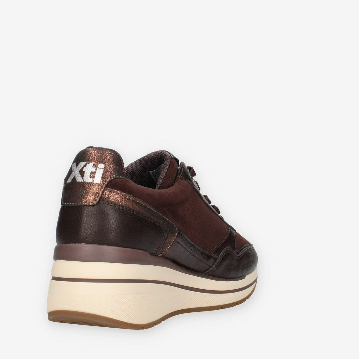 Sneakers da donna in ecopelle marrone - Xti Tentations