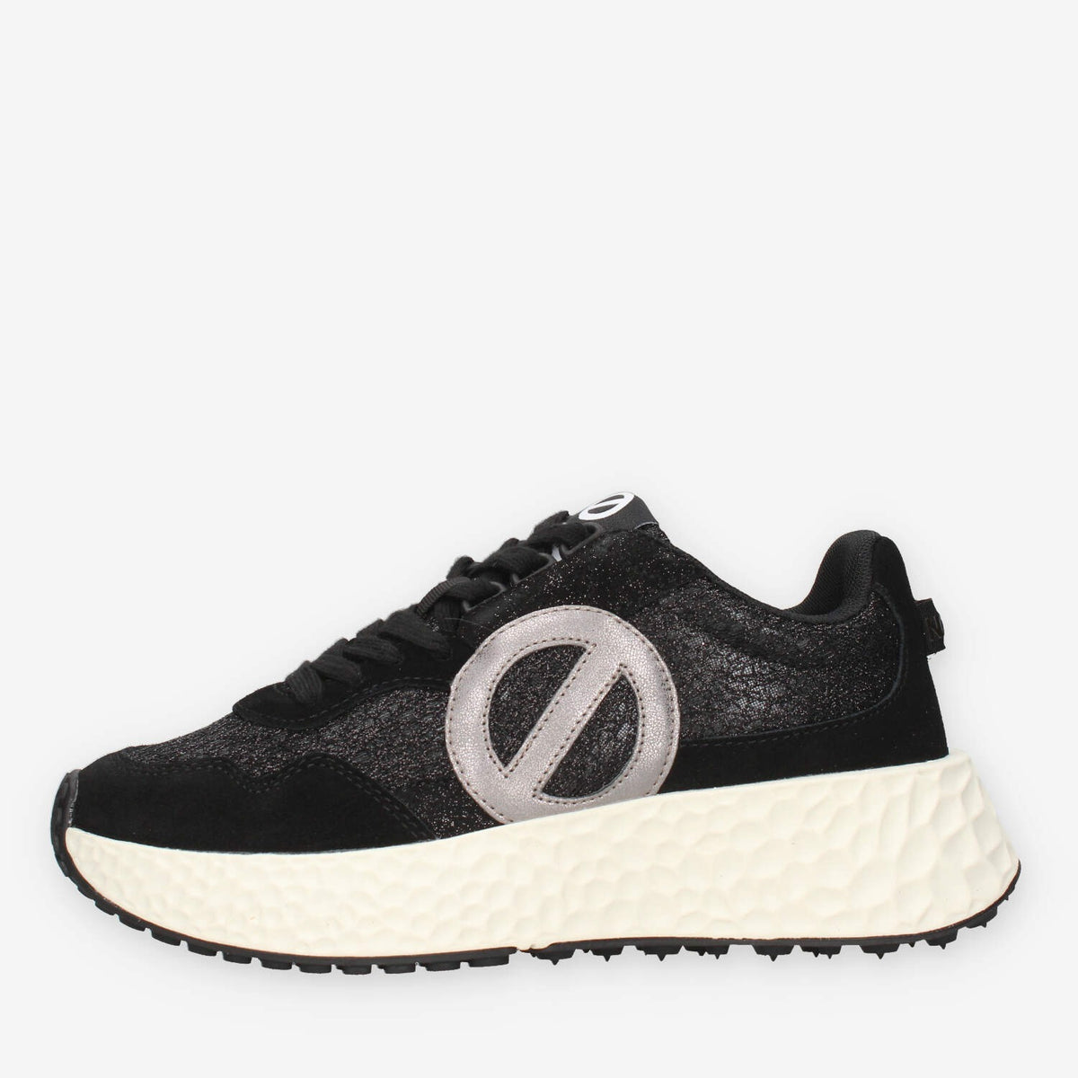 Sneakers NNVEN604-15 in Nero con Suola Testurizzata - No Name
