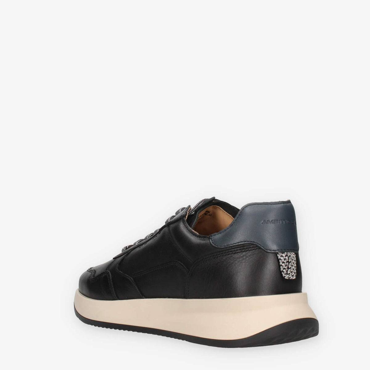 Sneakers in Pelle Nera Ambitious - Eleganza e Comfort