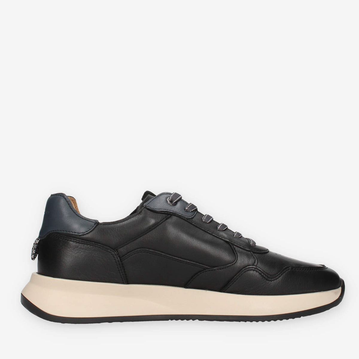 Sneakers in Pelle Nera Ambitious - Eleganza e Comfort