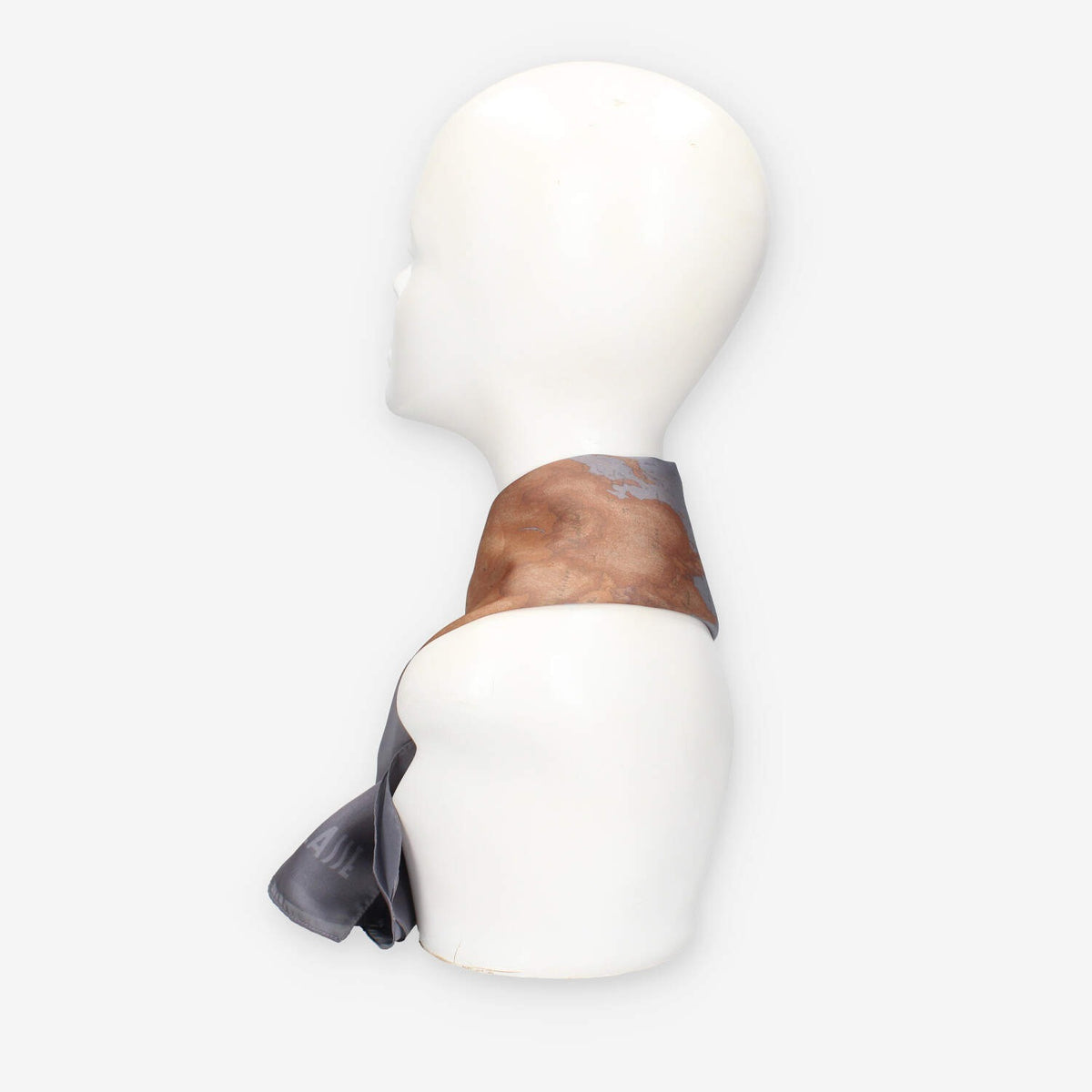 Foulard in Seta Alviero Martini Prima Classe - Eleganza senza Tempo