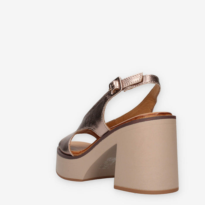 Inuovo A97004-METALLIC-ASH Sandali laminati grigi con tacco e plateau