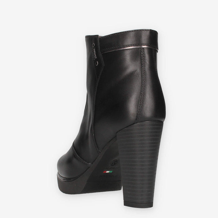 Nero Giardini I513810D-100 Stivaletti neri con tacco