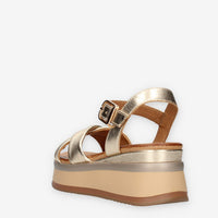 Inuovo A98018-GOLD Sandali oro con zeppetta