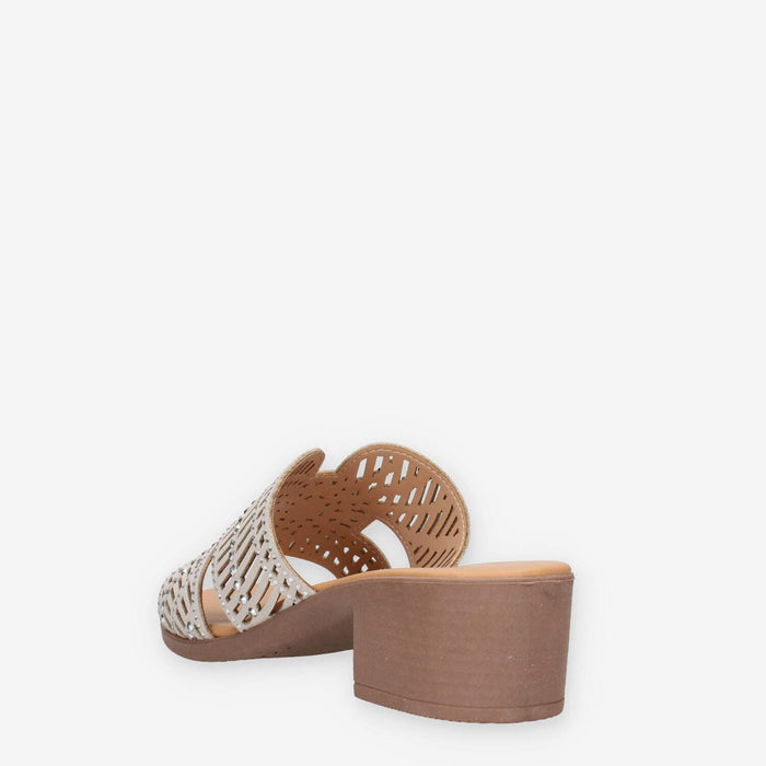 Clia Walk CHIC28-BEIGE Sandali beige scalzati con strass e tacco