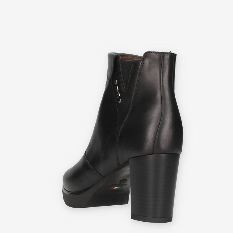 Nero Giardini I513800D-100 Stivaletti neri con tacco