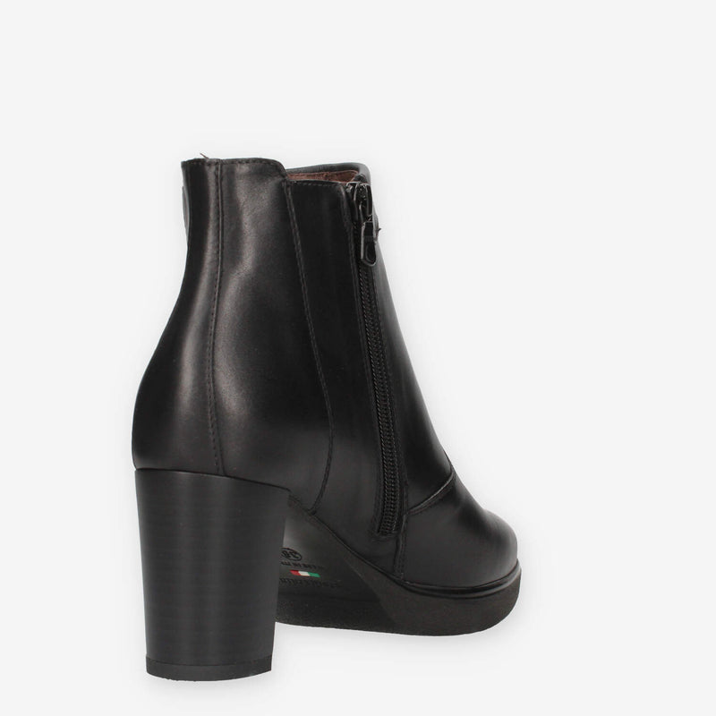 Nero Giardini I513800D-100 Stivaletti neri con tacco