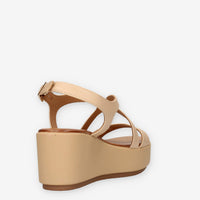 Inuovo 123106-SCISSORS Sandali beige con zeppa