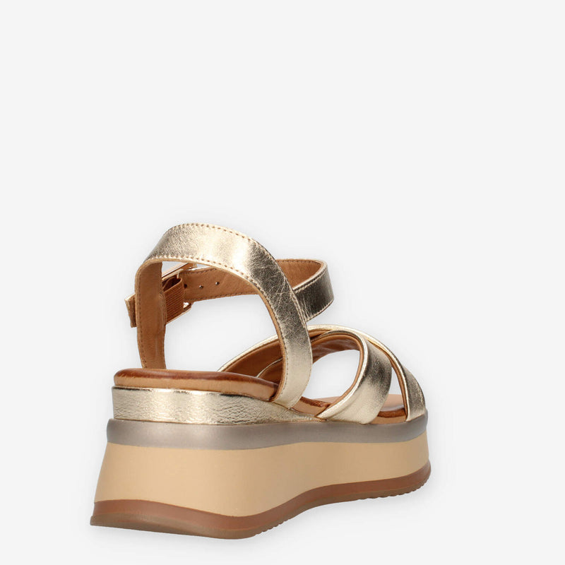 Inuovo A98018-GOLD Sandali oro con zeppetta