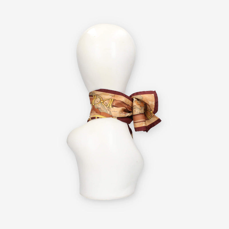 Alviero Martini Prima Classe KF103-ALOE-0300 Foulard quadrato in seta bordeaux e Geo Classic selleria
