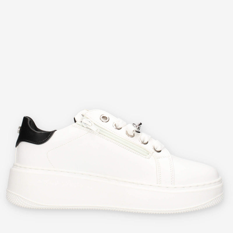 T-102-WHITE-BLACK Cult Young Sneakers bianche e nere