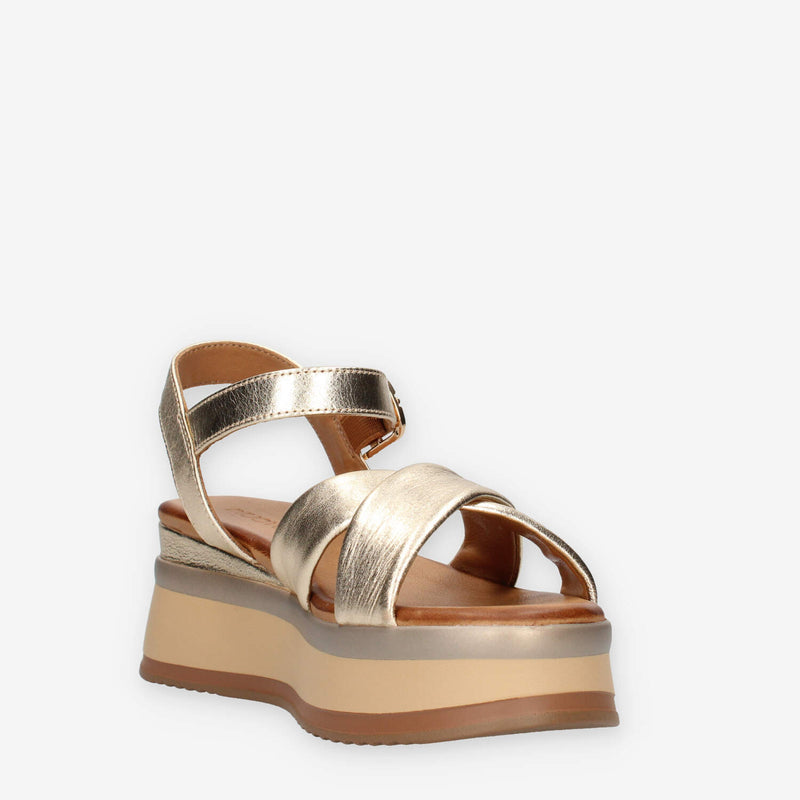 Inuovo A98018-GOLD Sandali oro con zeppetta