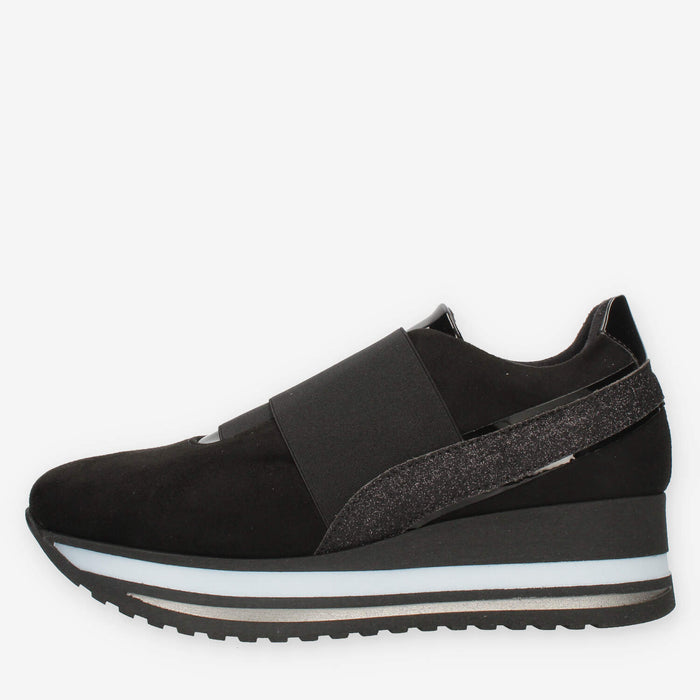 Comart Slip on nere da donna in camoscio
