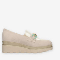 Comart Mocassini beige da donna con applicazioni e zeppa