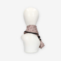 Guess Foulard quadrato beige e nero logato 135 x 135 cm