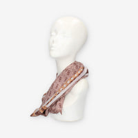 Guess Foulard quadrato beige e bianco logato 135 x 135 cm