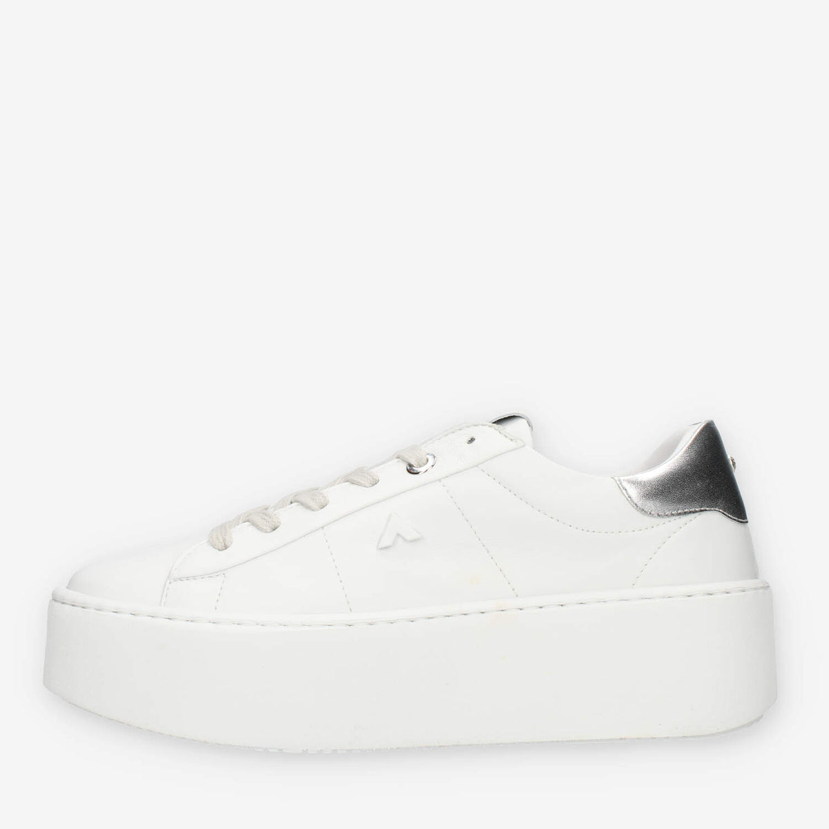 Ed Parrish Eva Sneakers da donna bianche e argento con fondo platform