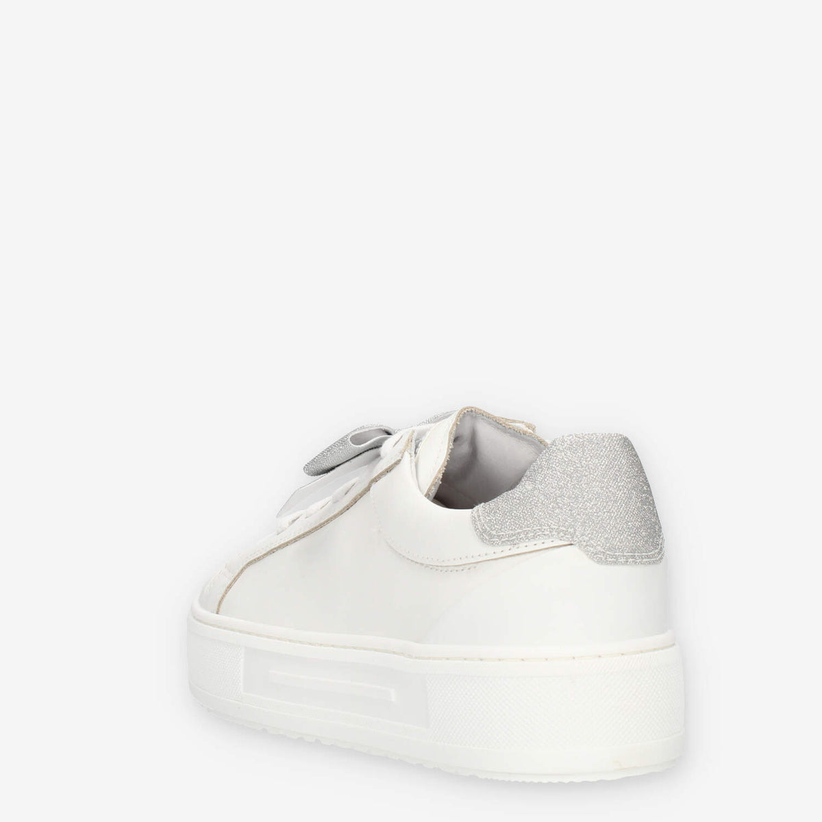 Nero giardini Sneakers basse bianche e argento con fiocco glitterato