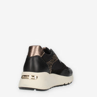Nero Giardini Sneakers nere con strass