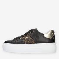 Nero Giardini Sneakers nere da donna con borchie