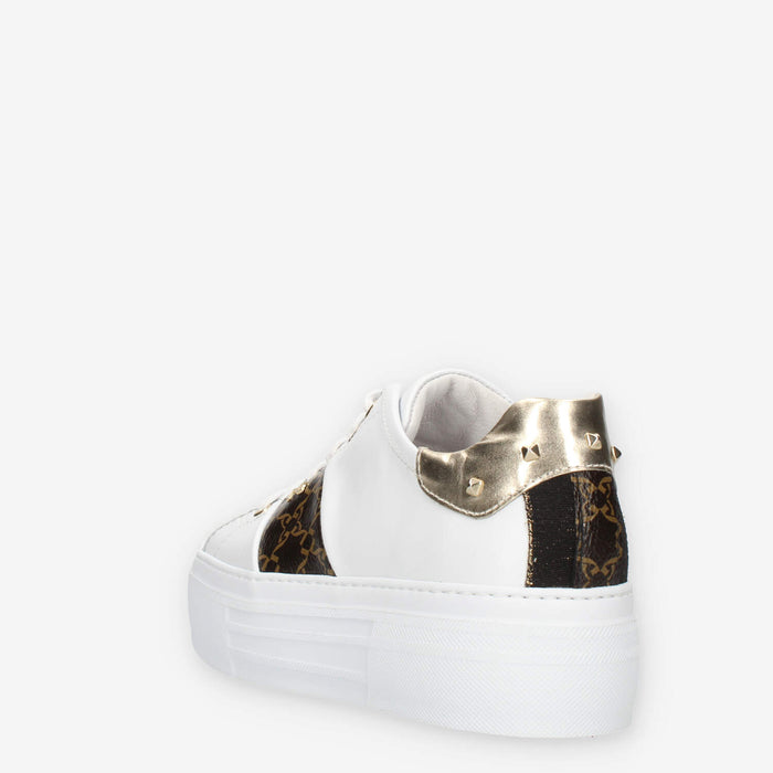 Nero Giardini Sneakers bianche da donna con borchie