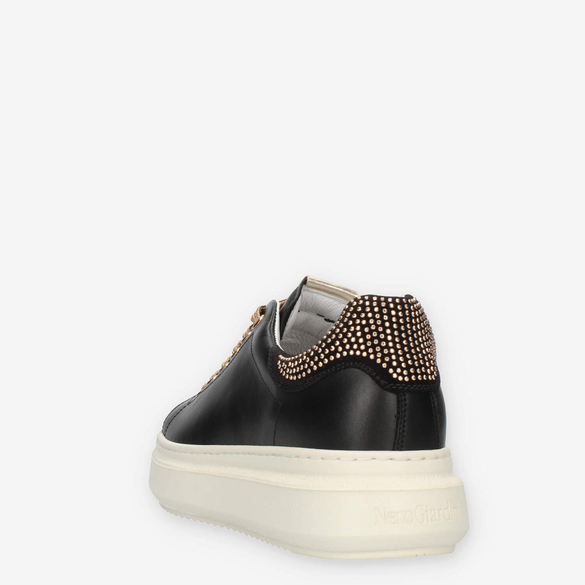 Nero Giardini Sneakers nere con mini borchiette