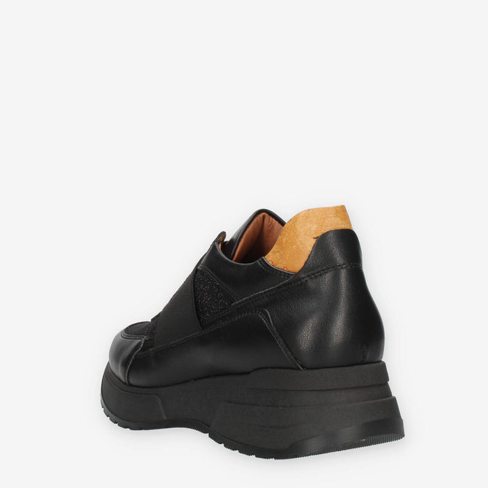 Alviero Martini Prima Classe Sneakers nere glitterate e Geo Classic